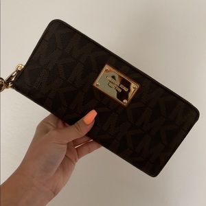 Michael Kors Wallet Wristlet